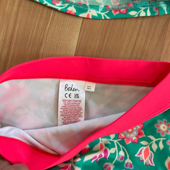 Boden Girls 2-piece Swimsuit with Rash Guard | 2-3T - Picture 3 of 3